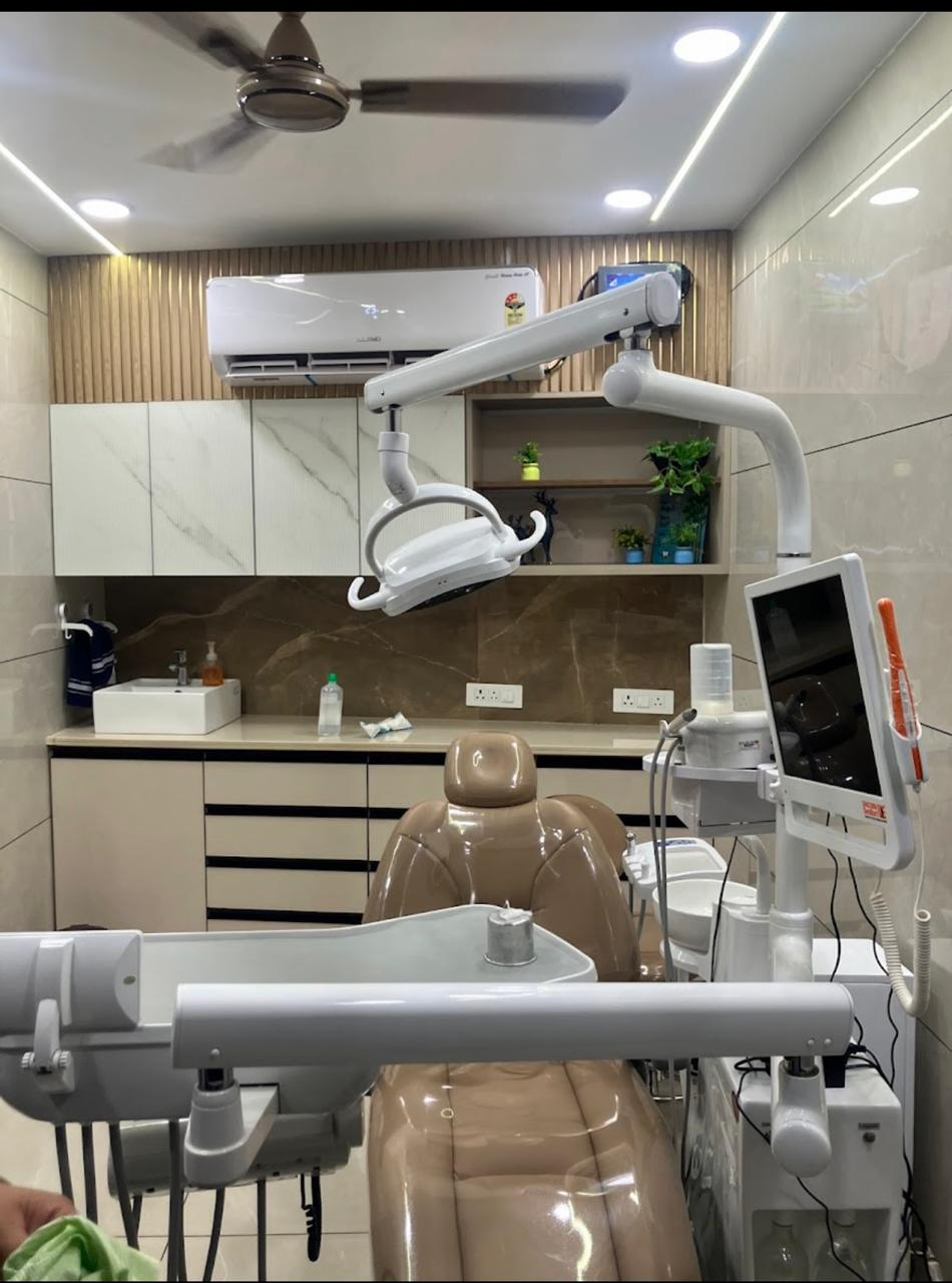 Modern treatment room at Gupta Dental Clinic